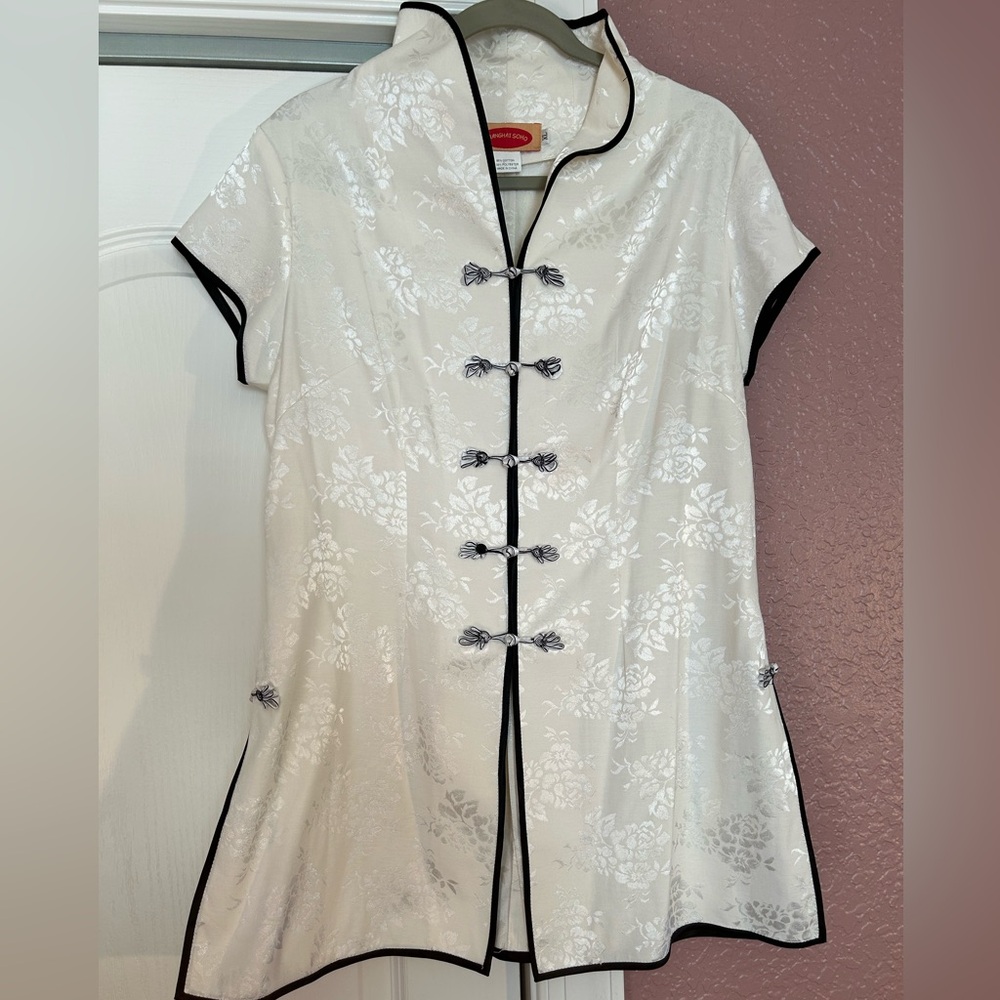 Shanghai SoHo ladies Chinese traditional style tunic -fits like Medium